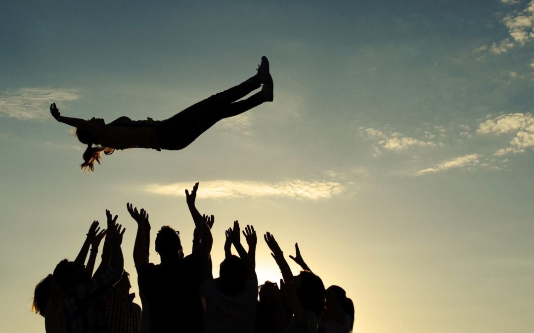 6 Psychological Hacks to Winning over Every Person You Meet