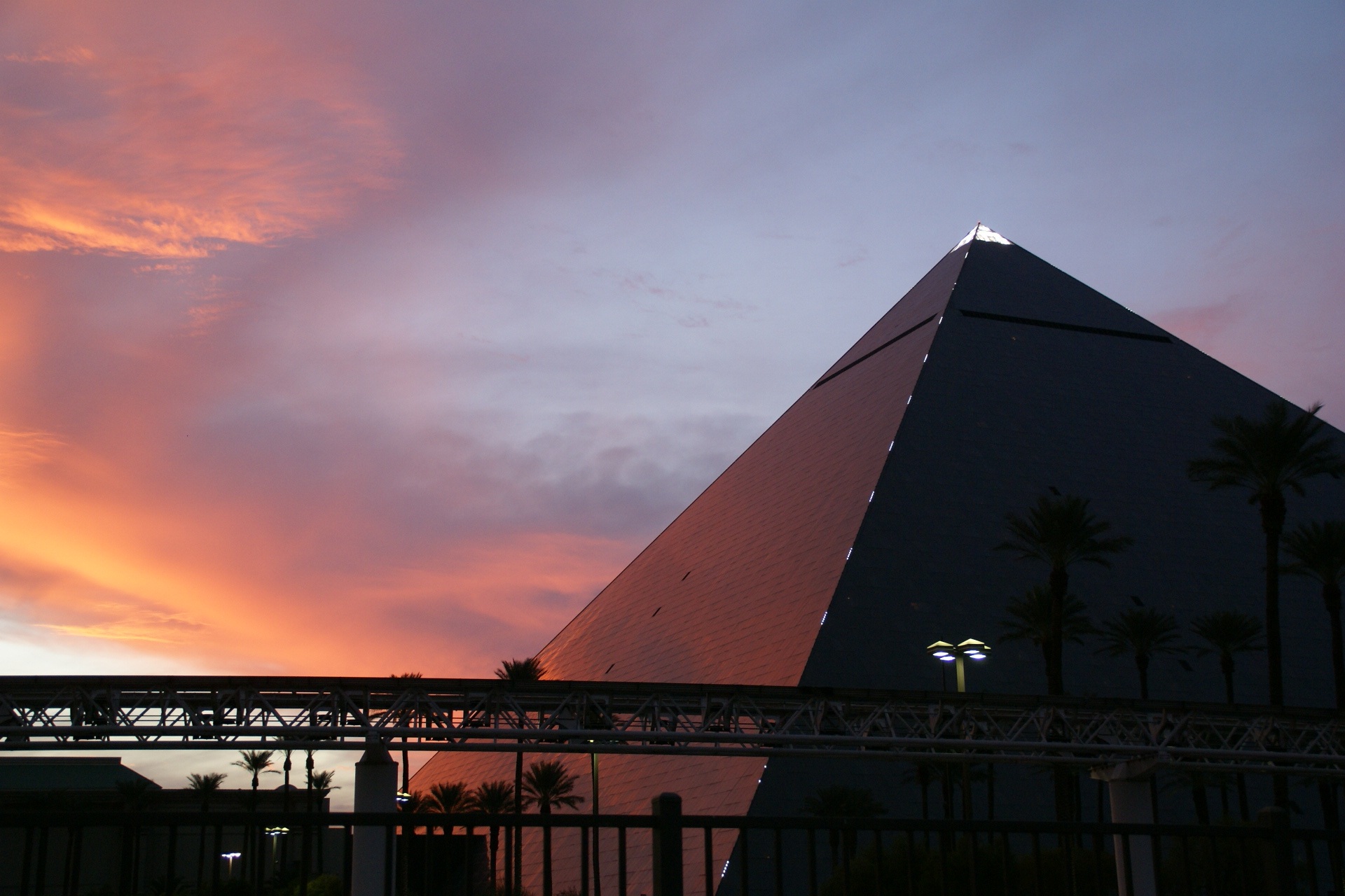 Experience the Luxor